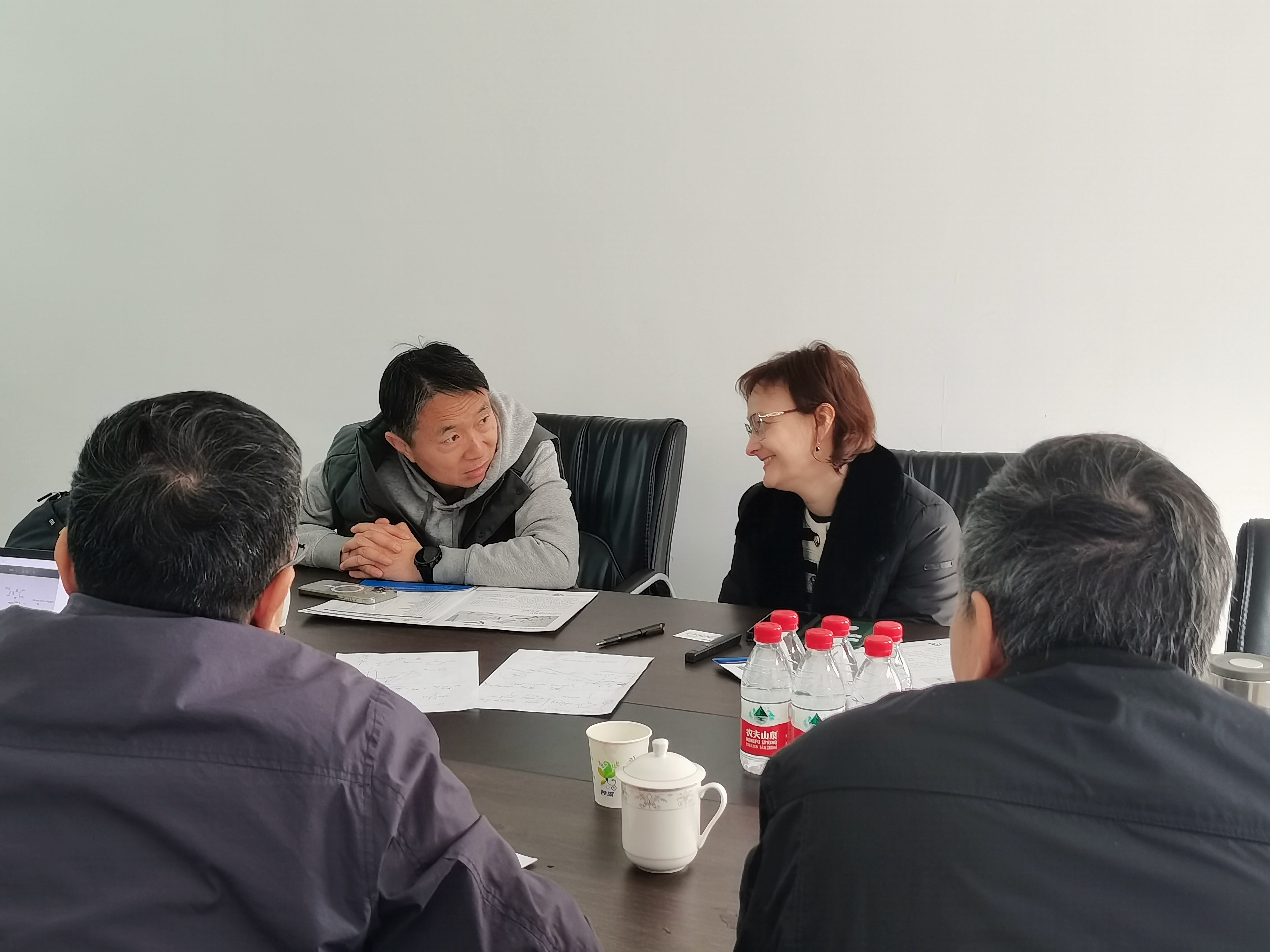 Kinsotech e clientes russos exploram conjuntamente novas oportunidades em produtos químicos finos